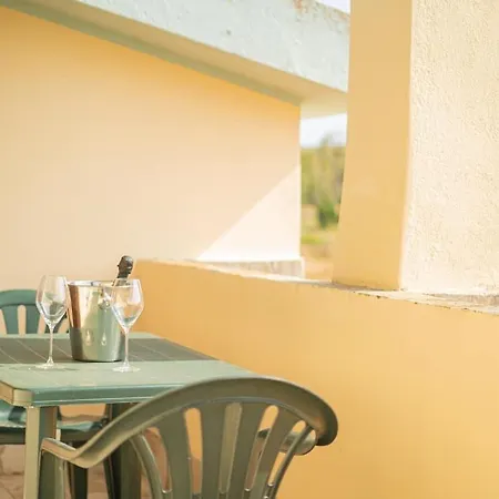 Con Piscina E Parcheggio Privato Vicino Al Mare Apartmán